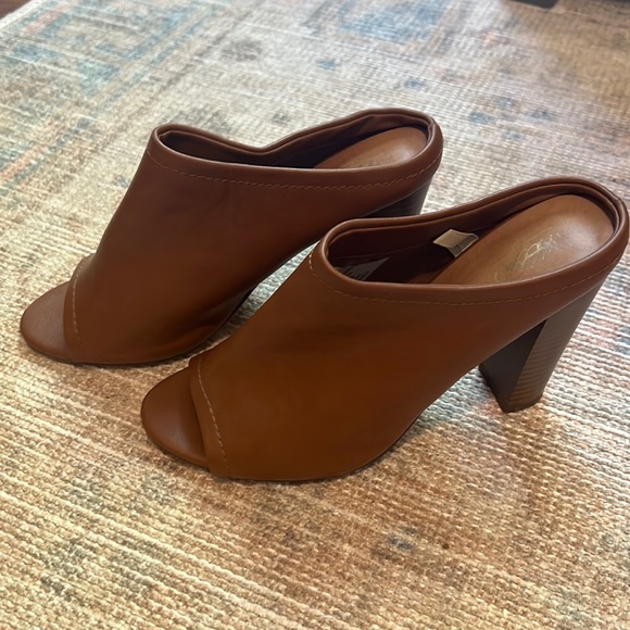 🔜 Mossimo heeled mules - Picture 1 of 3